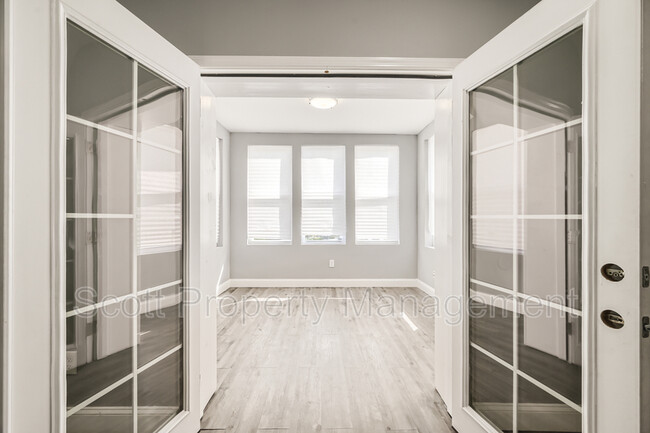 Building Photo - 3204 Garrison Blvd