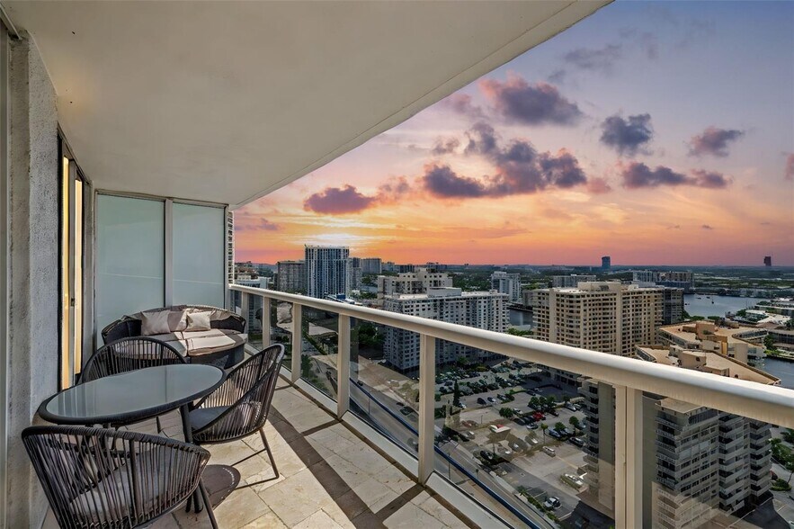 Building Photo - 1800 S Ocean Dr