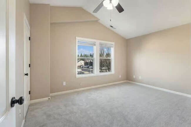 Building Photo - Beautiful  Home Great Location