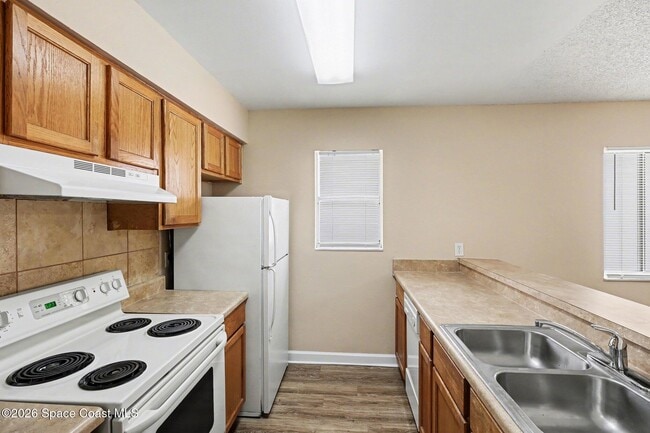 Building Photo - 2414 Fox Hollow Dr