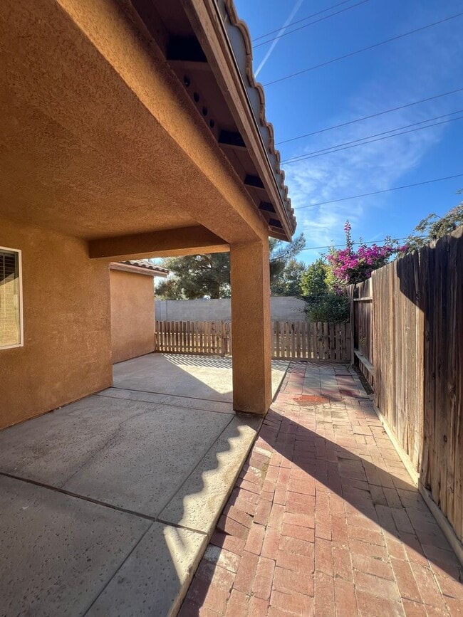 Building Photo - 6615 Silver Moon Dr