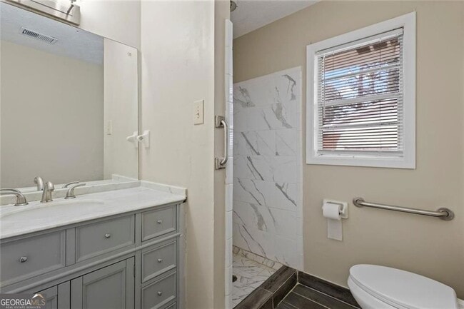 Building Photo - 1201 Shoreham Dr