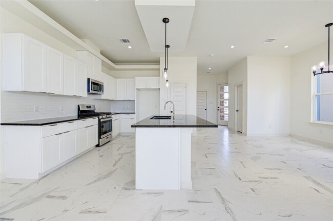 Building Photo - 2931 El Fenice Ln