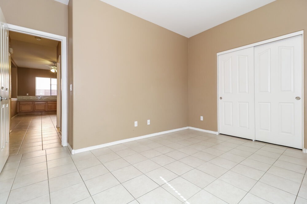 Building Photo - 3116 S 82nd Ln