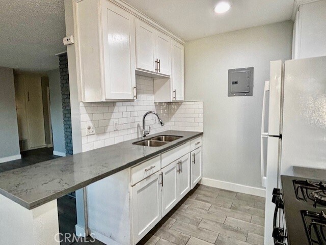 Building Photo - 17092 Emerald Ln
