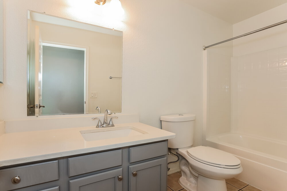 Building Photo - 717 E Calle Chulo Rd