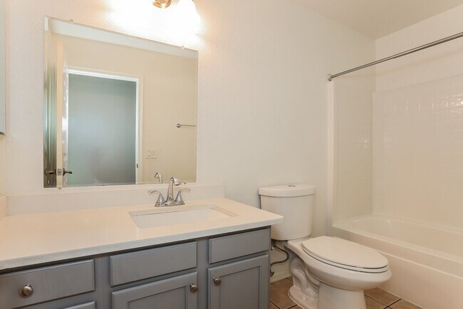 Building Photo - 717 E Calle Chulo Rd