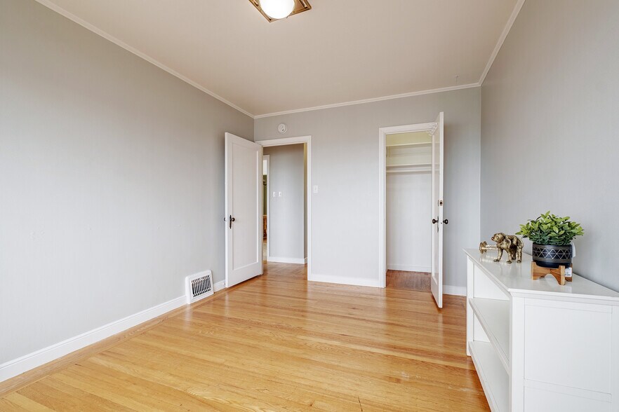 Building Photo - 1455 41st Ave
