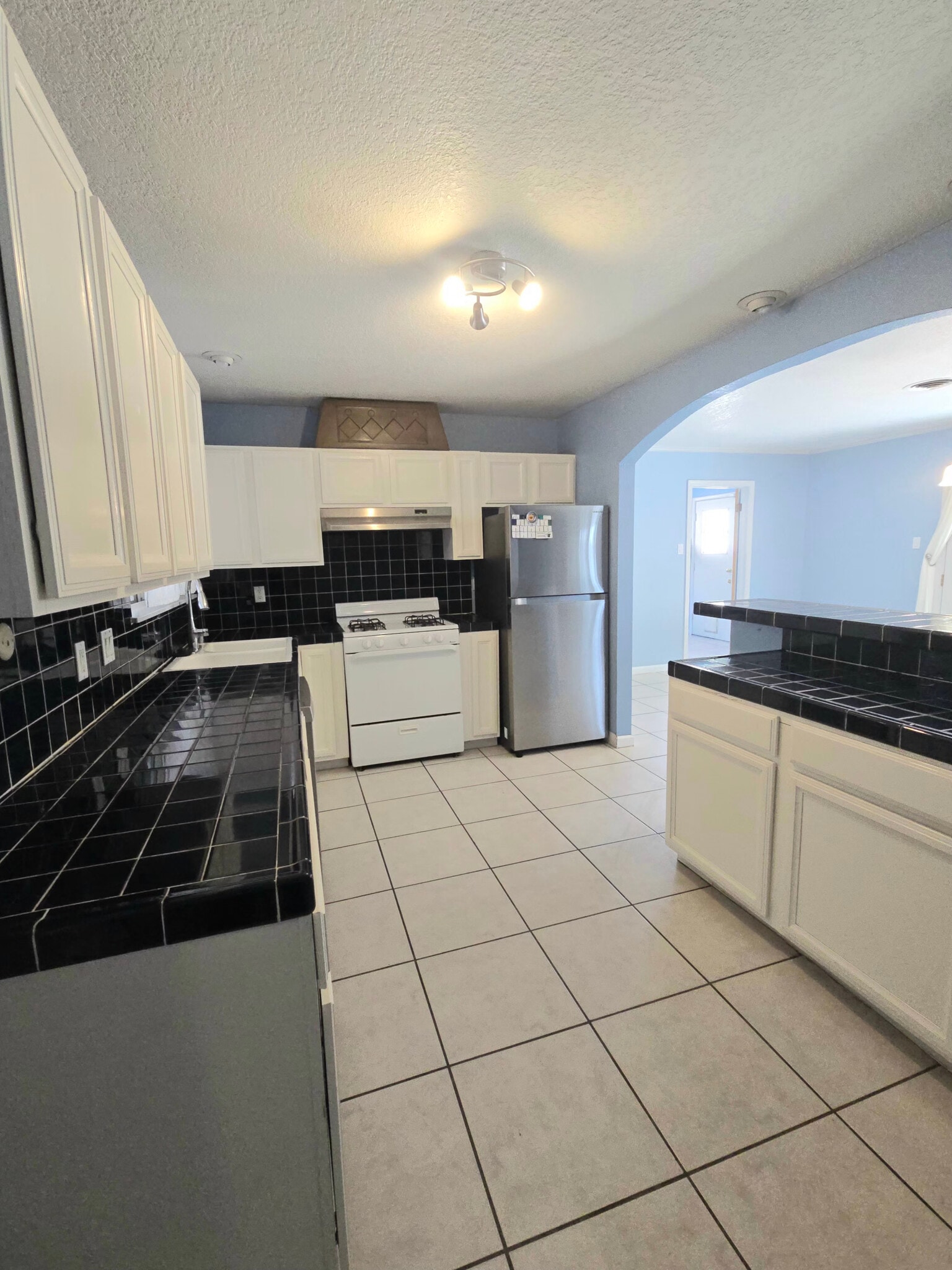 Building Photo - 204 Stratus Rd