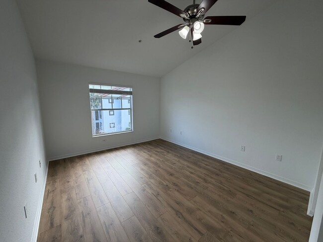 Building Photo - ANNUAL RENTAL - FAIRWAY PRESERVE- 2 BED / 2 BATH WITH LAKE VIEW