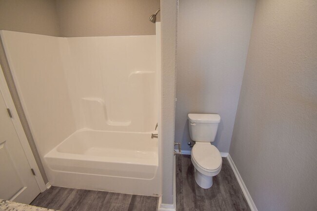 Building Photo - 820 Hindman Dr