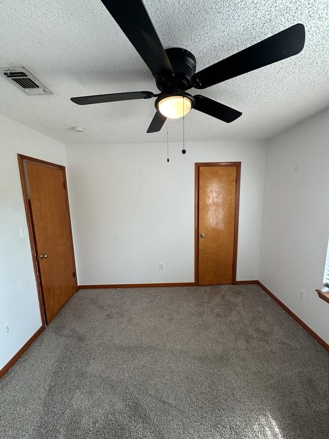 Building Photo - 2567 Weeping Willow Ln