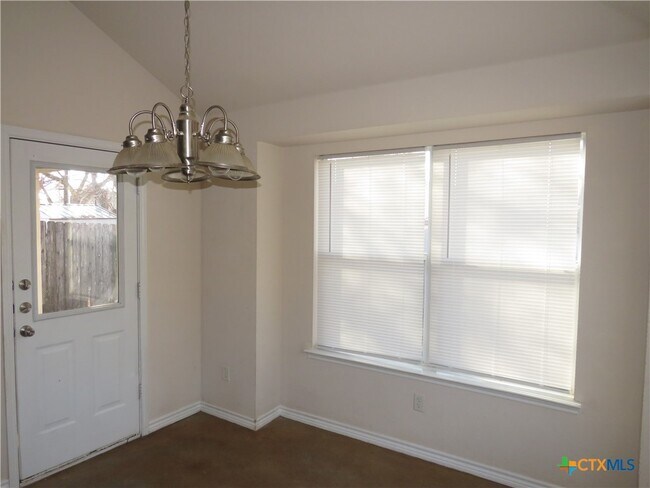 Building Photo - 4201 Cambridge Dr