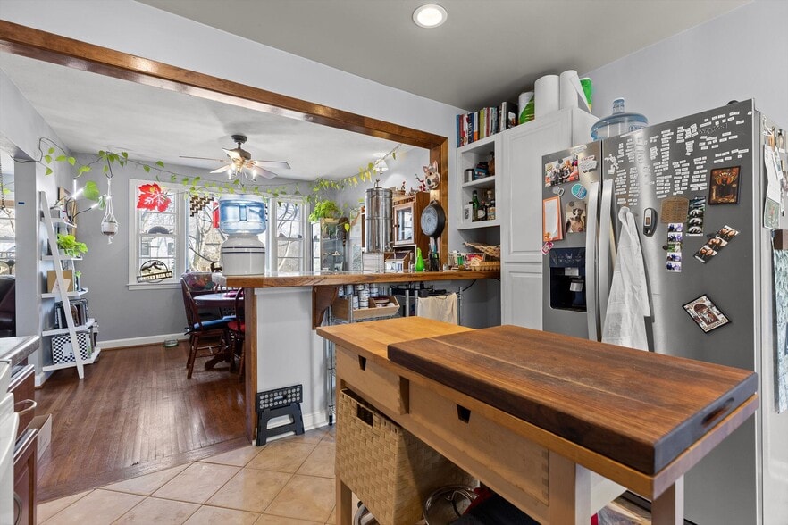 Building Photo - 844 Linden Hall Rd