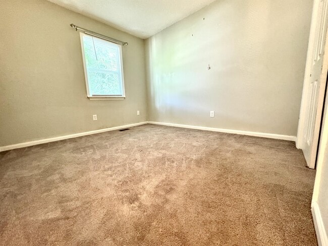 Building Photo - 3467 Waltham Cir