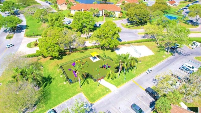 Building Photo - 927 Siesta Key Blvd