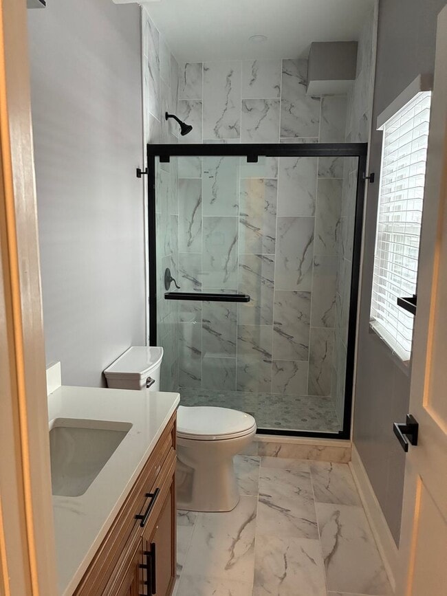 Building Photo - Every Bedroom Has a Private Bath!!! Balcony, AC, Laundry! New Reno! Avail NOW!