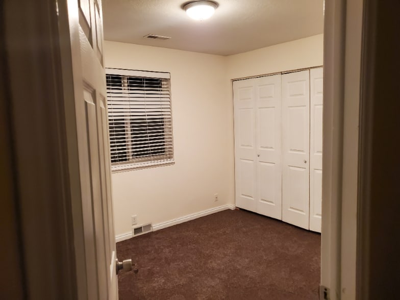 Primary Photo - 2186 Karalee Way