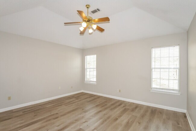 Building Photo - 6940 Brady Hill Dr