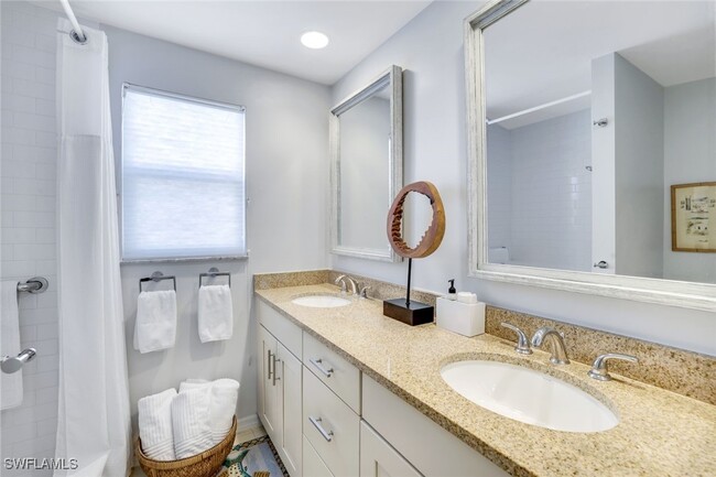 Building Photo - 859 Tanbark Dr