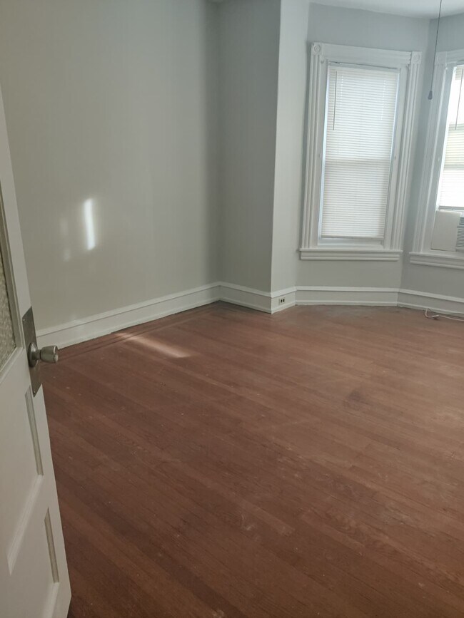 Building Photo - 5109 Walton Ave