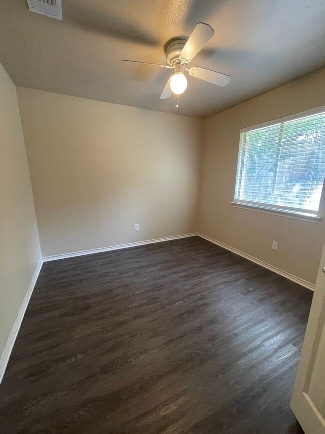 Building Photo - PICTURE PERFECT 3/2 Home in Superb Location in Highly Desirable Park Glen Neighborhood!(( Keller ...