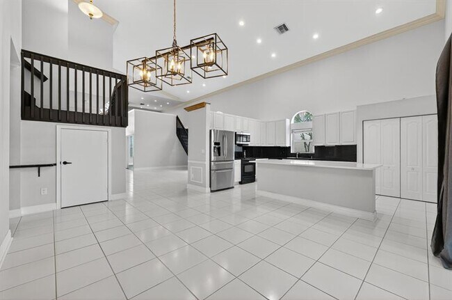 Building Photo - 6249 NW 78th Manor