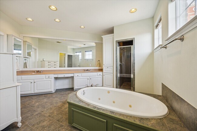 Building Photo - 2207 Austin St