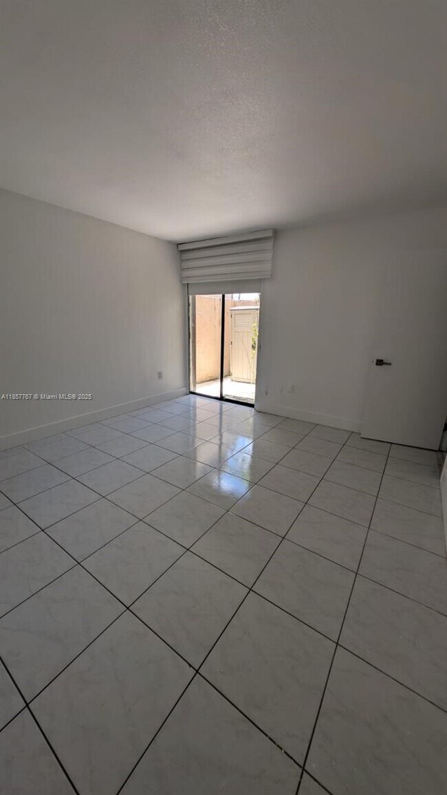 Building Photo - 10400 SW 108th Ave