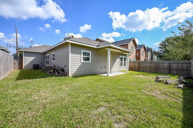 Building Photo - 4632 Galesburg St