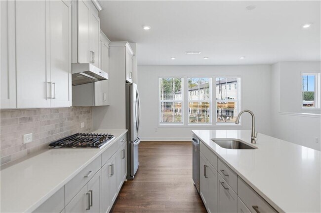 Building Photo - 376 Sunset Holw St