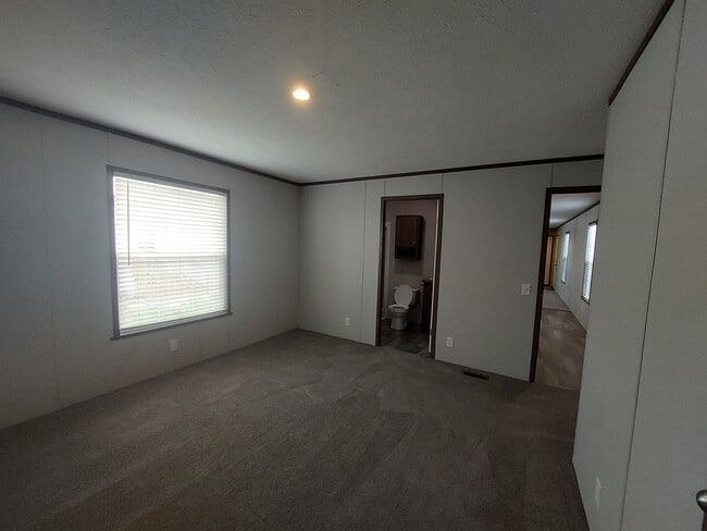 Building Photo - 3407 Bissell Rd