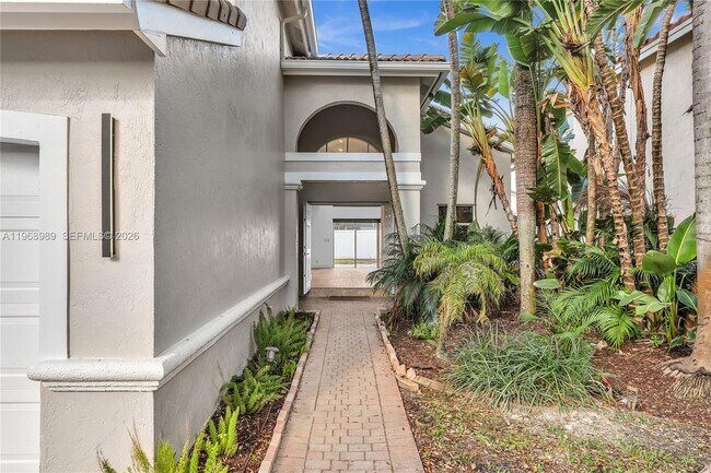 Building Photo - 4917 SW 32nd Way