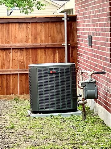 Building Photo - 601 Short St