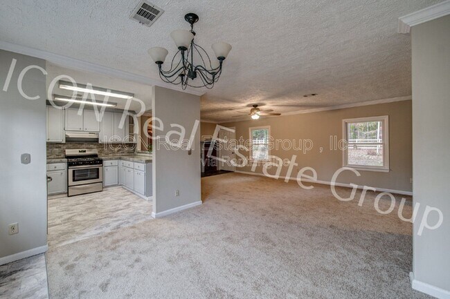 Building Photo - 53 Black Rd NE