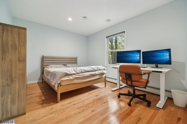 Building Photo - 17 Edison Dr