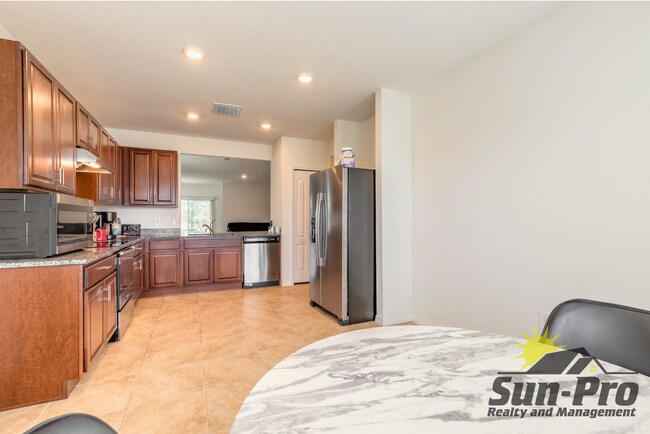 Building Photo - 2007 Glenbrooke Rd.