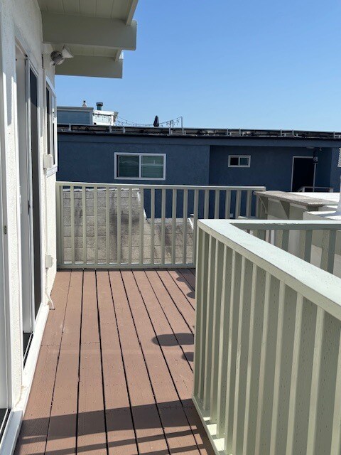 Building Photo - 641 Loma Dr