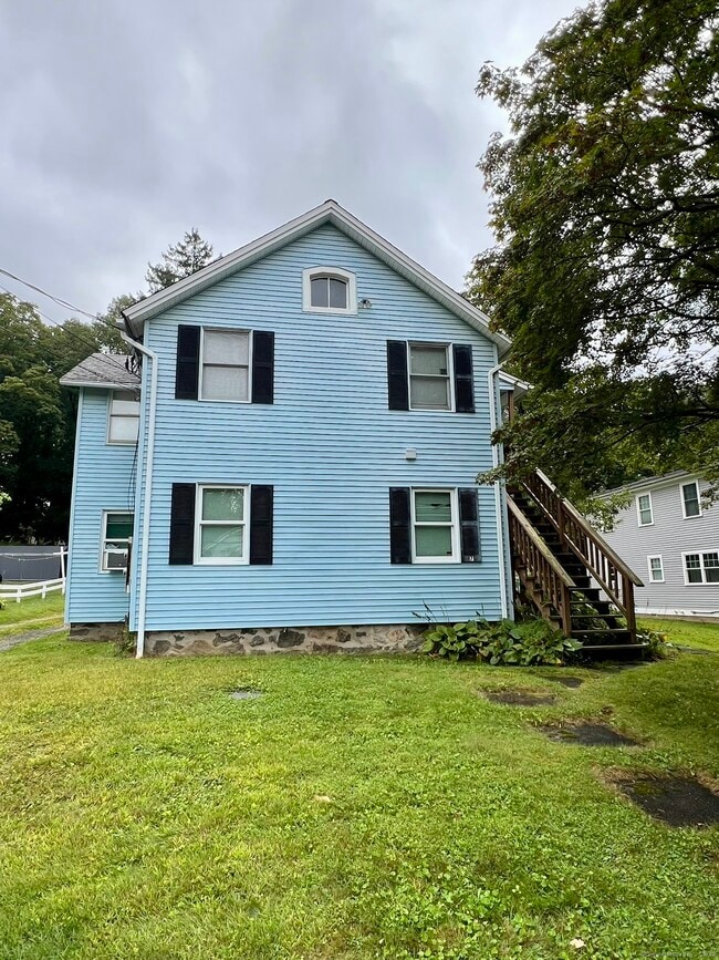 Primary Photo - 7 Golden Hill St