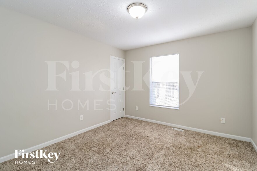 Building Photo - 53 Wooded Ridge Dr