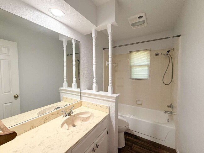 Building Photo - Charming 3-Bedroom Gem with 2 Full Baths in Crowley!