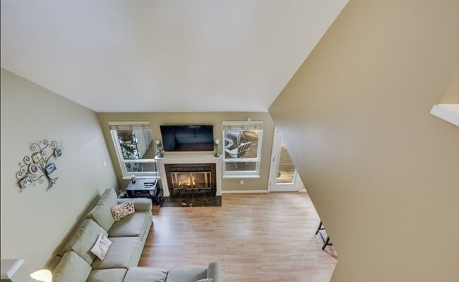 Building Photo - Lovely 2 bed Kirkland home