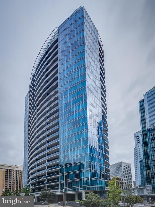 Building Photo - 1881 N Nash St