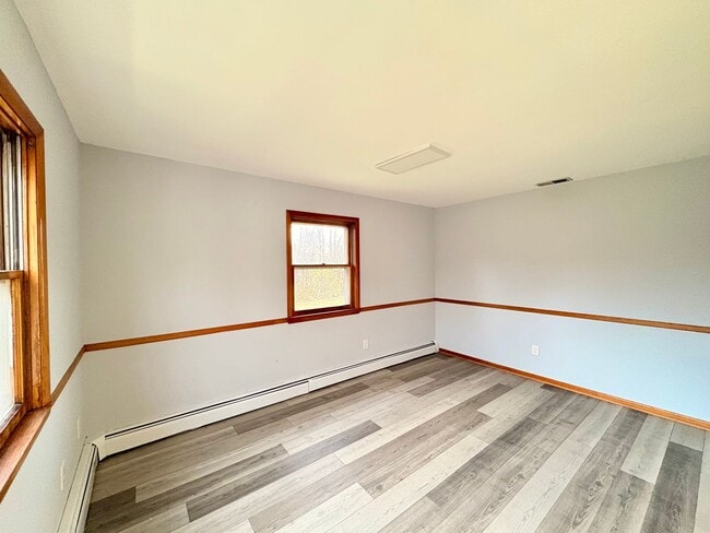 Building Photo - Sprawling Brick Ranch with Huge Lot & Garage in Prime Nottingham Location