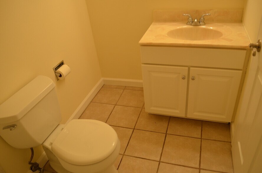 Building Photo - 2407 North Kennicott Drive