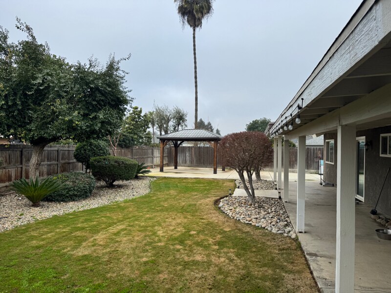 Building Photo - 2804 Sandlewood Dr