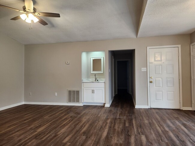 Building Photo - **Available June 1st ** Newly Remodeled 2 ...
