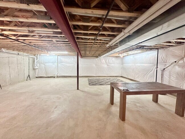 Building Photo - 371 Didier Ct