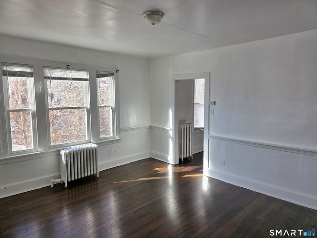 Building Photo - 219 Columbia St