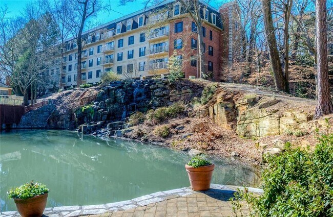 Building Photo - 27207 Plantation Dr NE